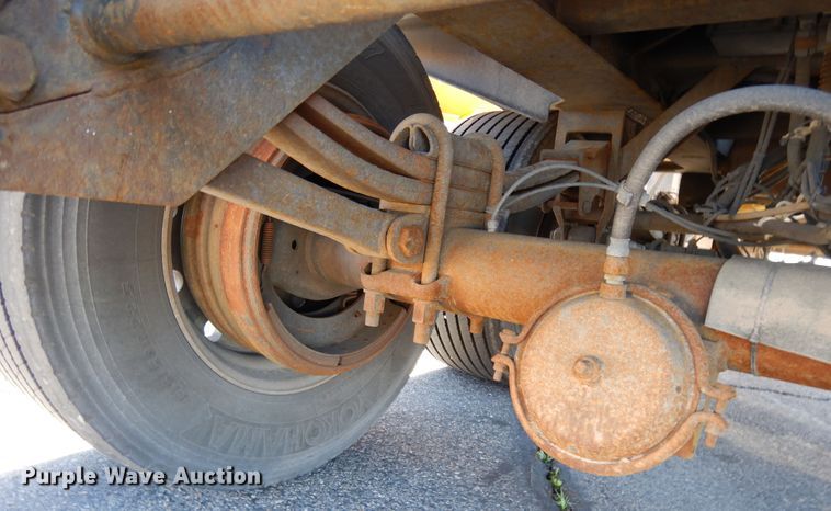 image for item GH9010 2006 Beall BATT-40-1-SB tank trailer