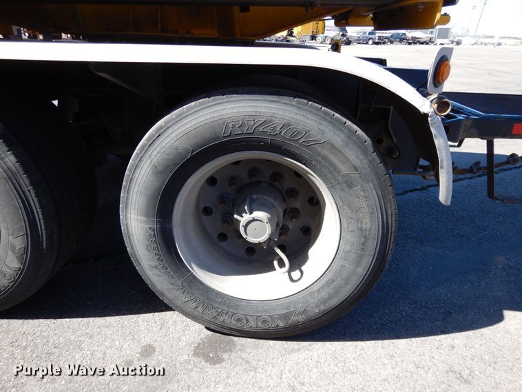 image for item GH9010 2006 Beall BATT-40-1-SB tank trailer