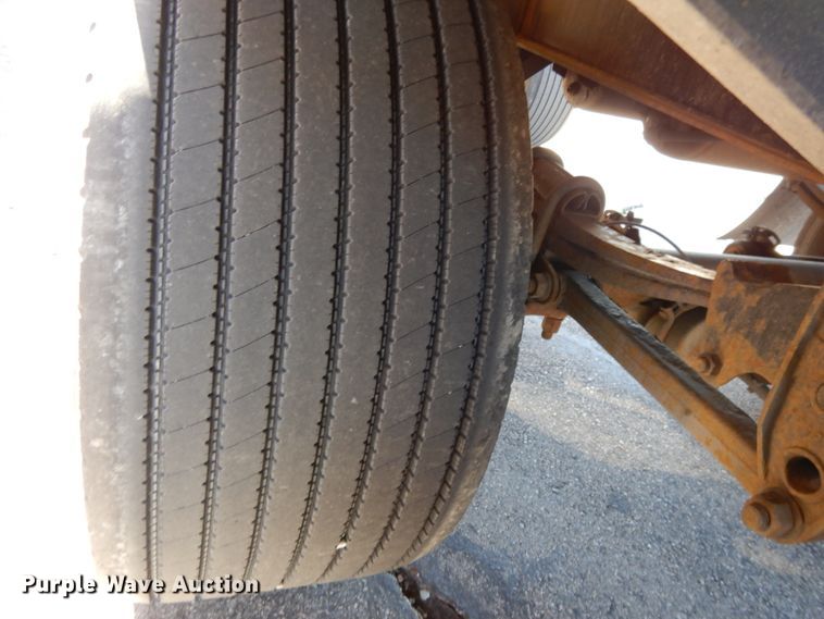 image for item GH9010 2006 Beall BATT-40-1-SB tank trailer