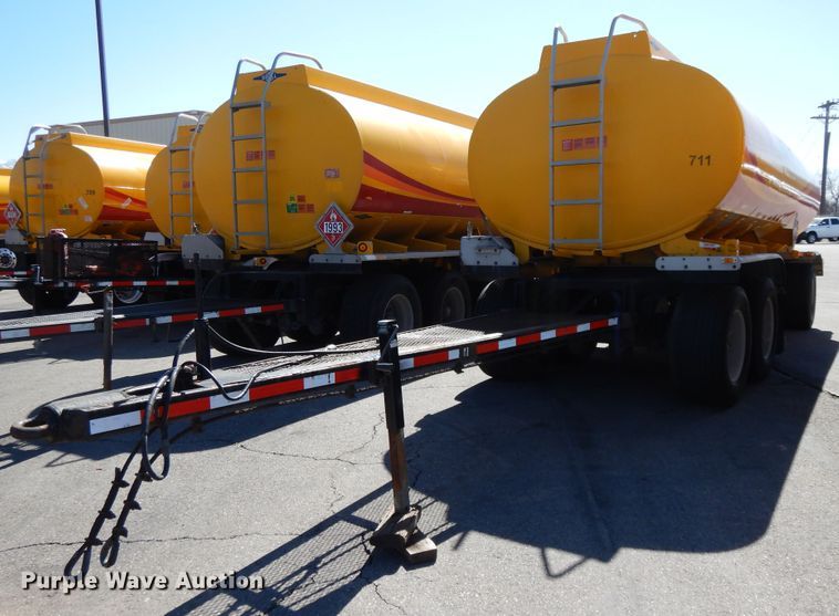 image for item GH9011 2004 Beall BATT-50-2-SB tank trailer