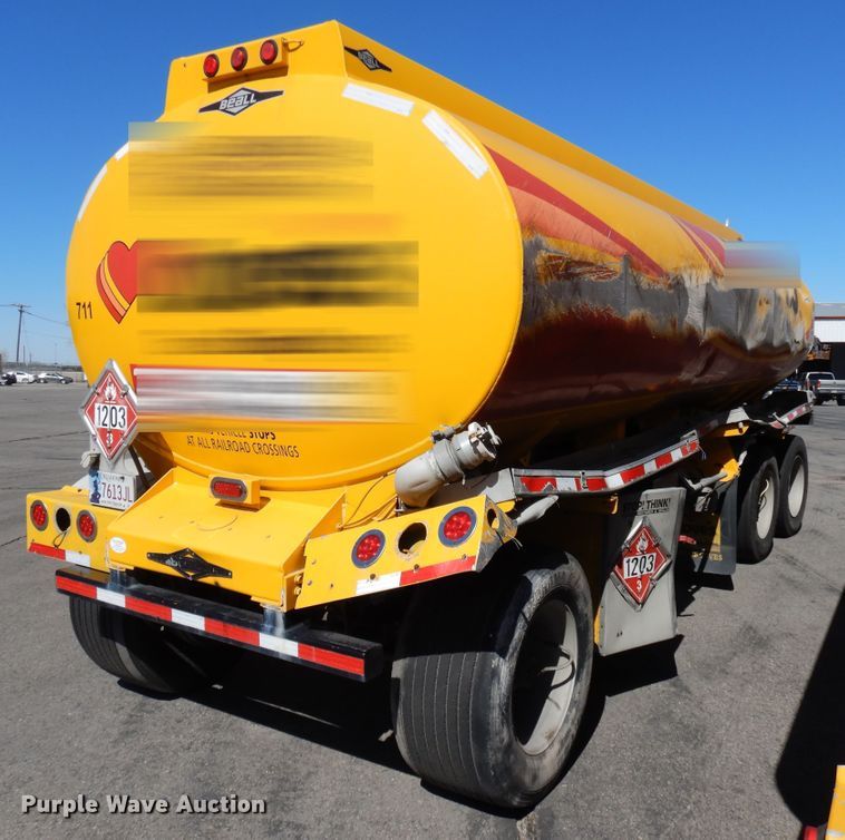 image for item GH9011 2004 Beall BATT-50-2-SB tank trailer