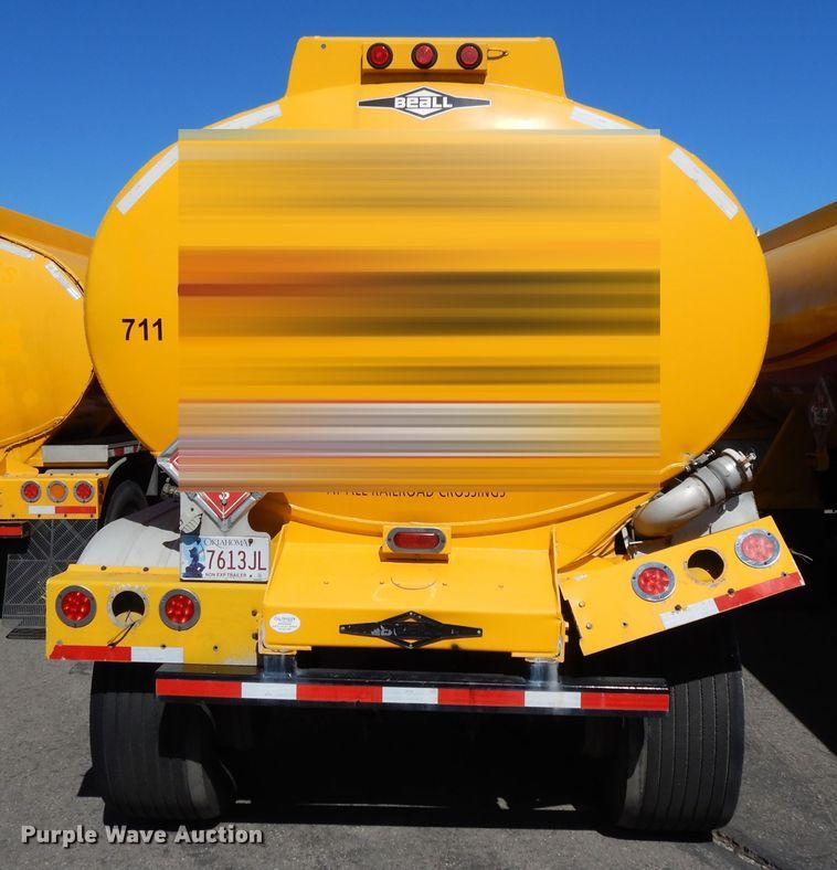 image for item GH9011 2004 Beall BATT-50-2-SB tank trailer