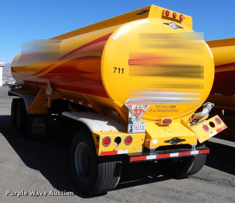 image for item GH9011 2004 Beall BATT-50-2-SB tank trailer