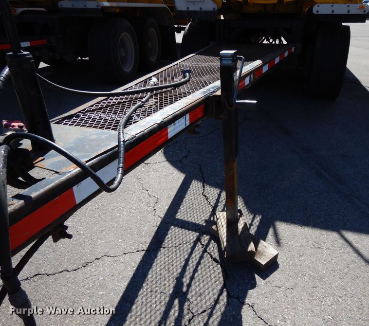 image for item GH9011 2004 Beall BATT-50-2-SB tank trailer