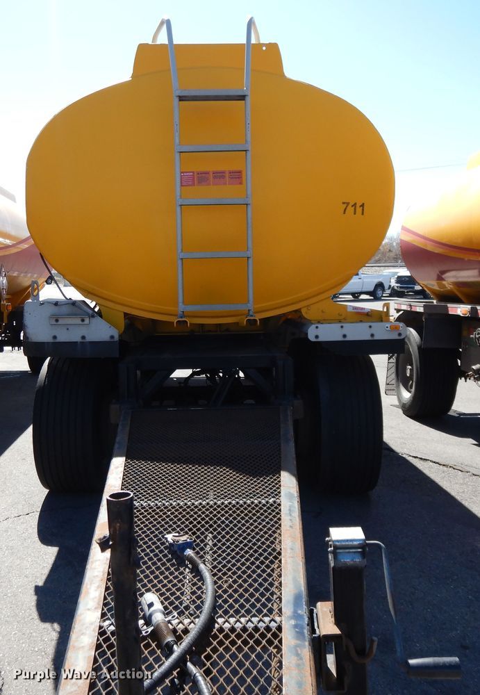 image for item GH9011 2004 Beall BATT-50-2-SB tank trailer