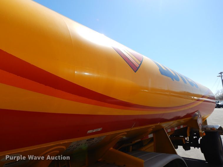 image for item GH9011 2004 Beall BATT-50-2-SB tank trailer