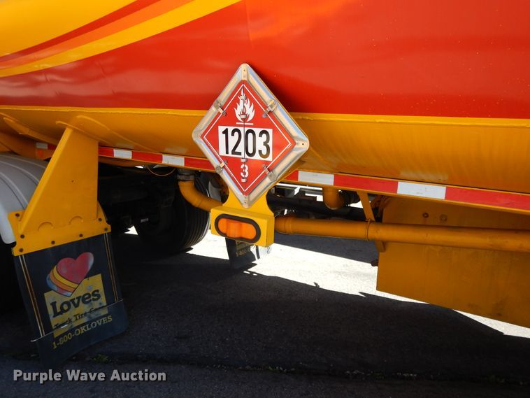 image for item GH9011 2004 Beall BATT-50-2-SB tank trailer