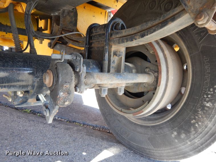 image for item GH9011 2004 Beall BATT-50-2-SB tank trailer