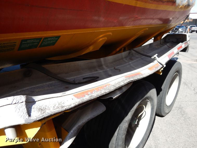 image for item GH9011 2004 Beall BATT-50-2-SB tank trailer