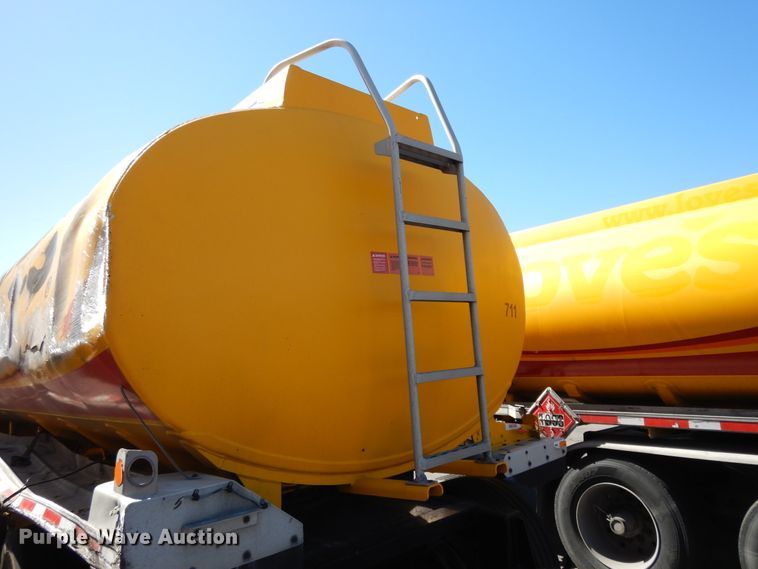 image for item GH9011 2004 Beall BATT-50-2-SB tank trailer