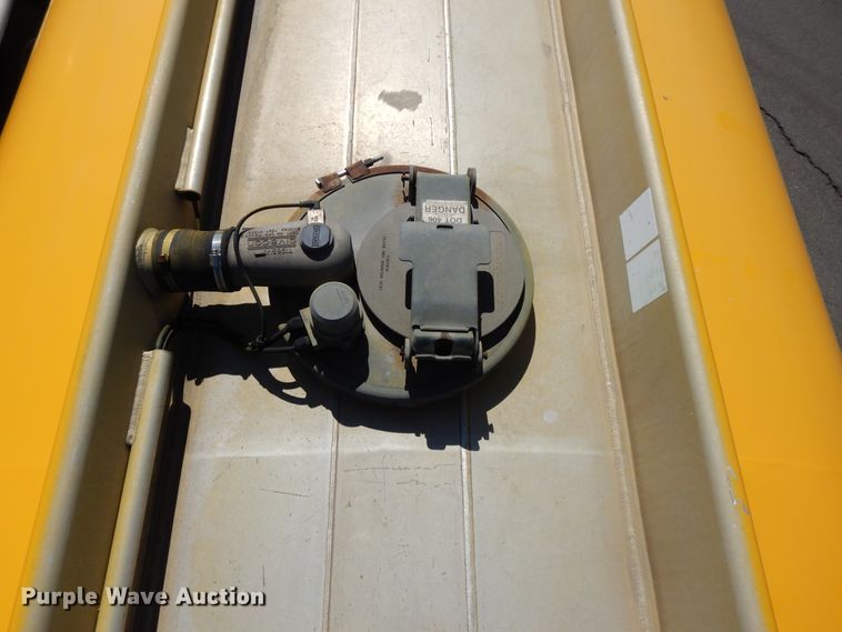 image for item GH9011 2004 Beall BATT-50-2-SB tank trailer