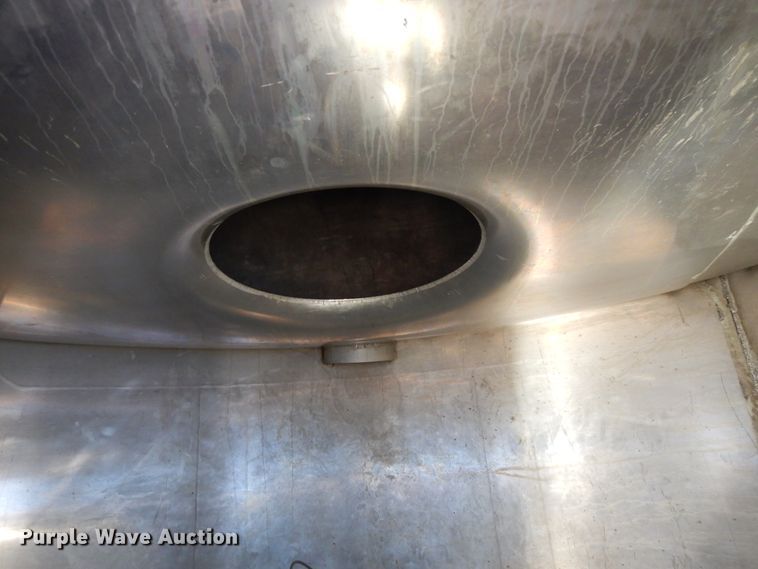 image for item GH9011 2004 Beall BATT-50-2-SB tank trailer