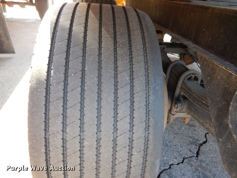 image for item GH9011 2004 Beall BATT-50-2-SB tank trailer