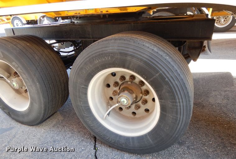 image for item GH9011 2004 Beall BATT-50-2-SB tank trailer