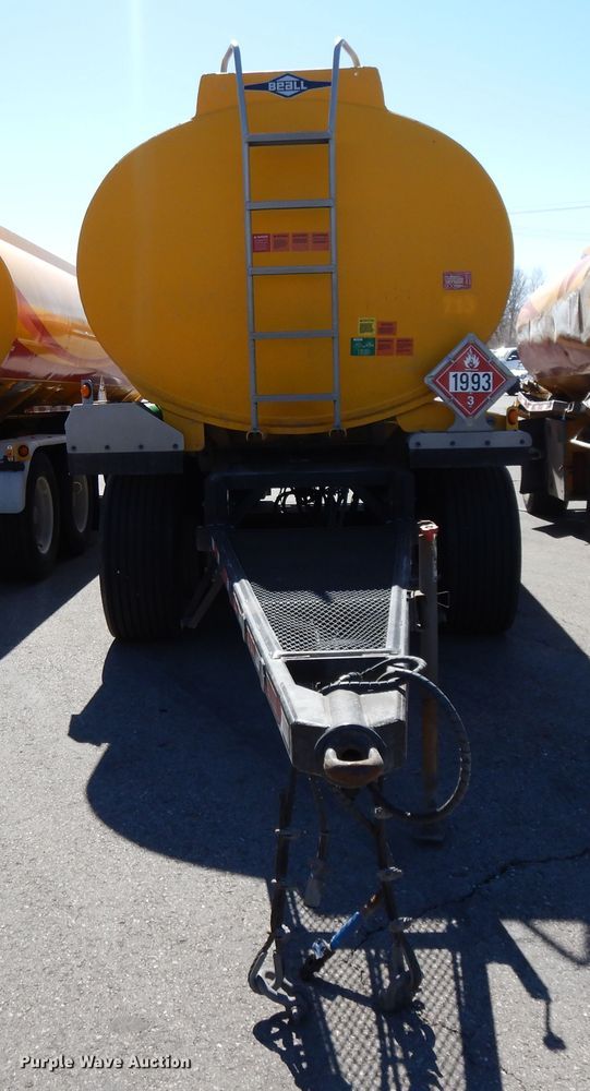 image for item GH9012 2004 Beall BATT-58-2-SB tank trailer