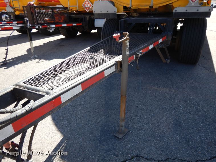 image for item GH9012 2004 Beall BATT-58-2-SB tank trailer
