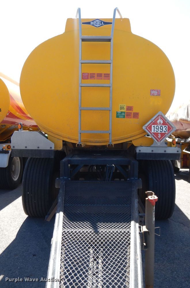 image for item GH9012 2004 Beall BATT-58-2-SB tank trailer