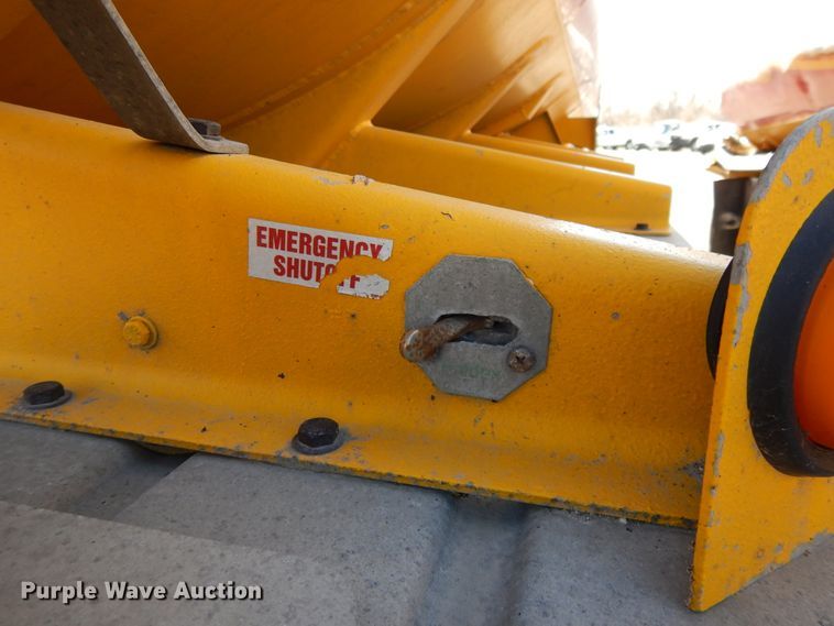 image for item GH9012 2004 Beall BATT-58-2-SB tank trailer