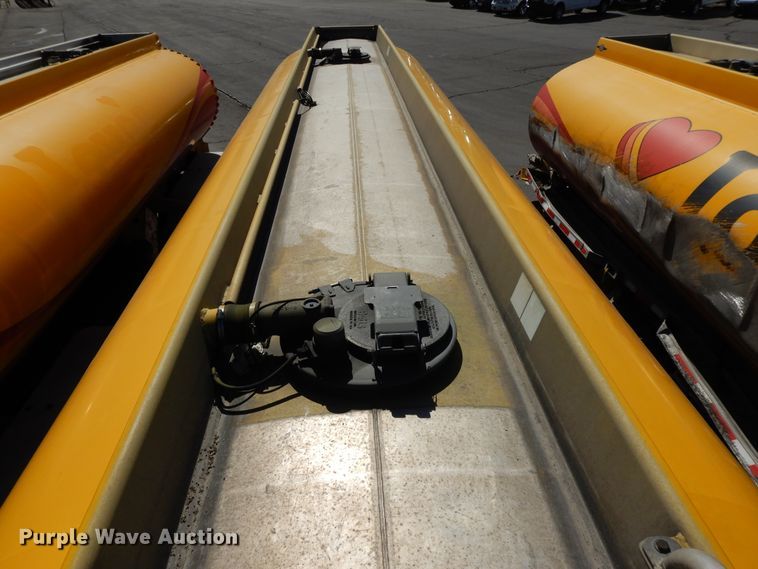 image for item GH9012 2004 Beall BATT-58-2-SB tank trailer