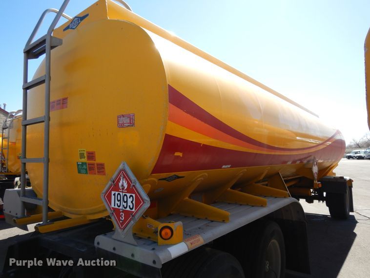 image for item GH9012 2004 Beall BATT-58-2-SB tank trailer