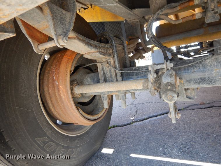 image for item GH9012 2004 Beall BATT-58-2-SB tank trailer