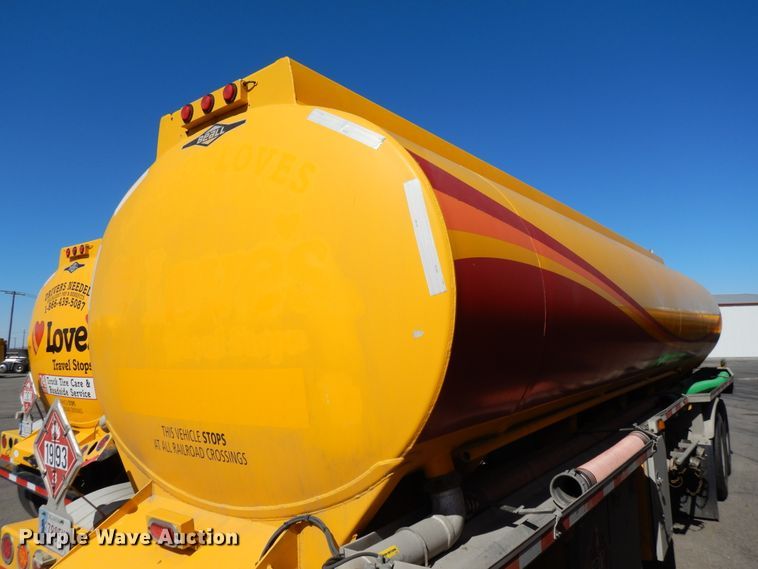 image for item GH9012 2004 Beall BATT-58-2-SB tank trailer