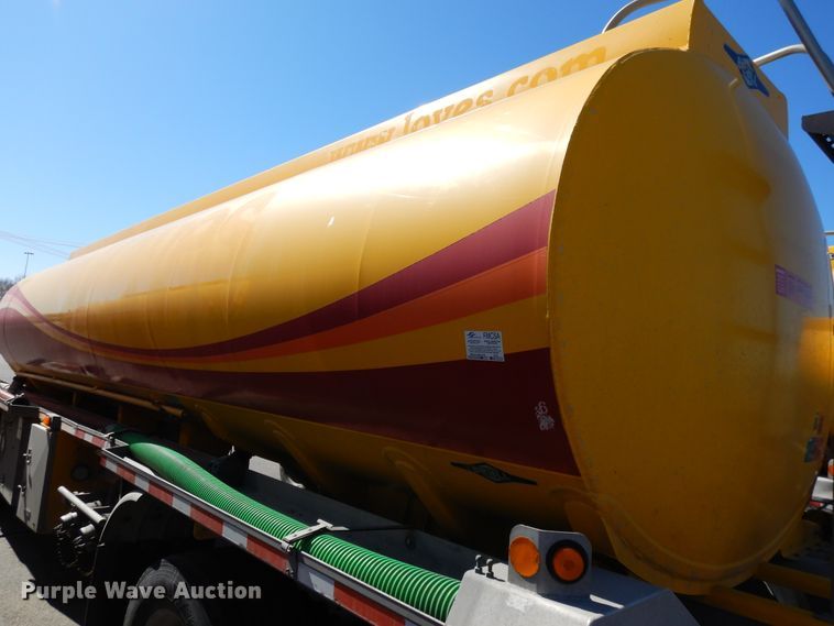 image for item GH9012 2004 Beall BATT-58-2-SB tank trailer