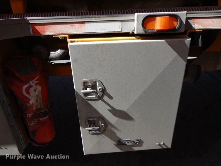 image for item GH9012 2004 Beall BATT-58-2-SB tank trailer