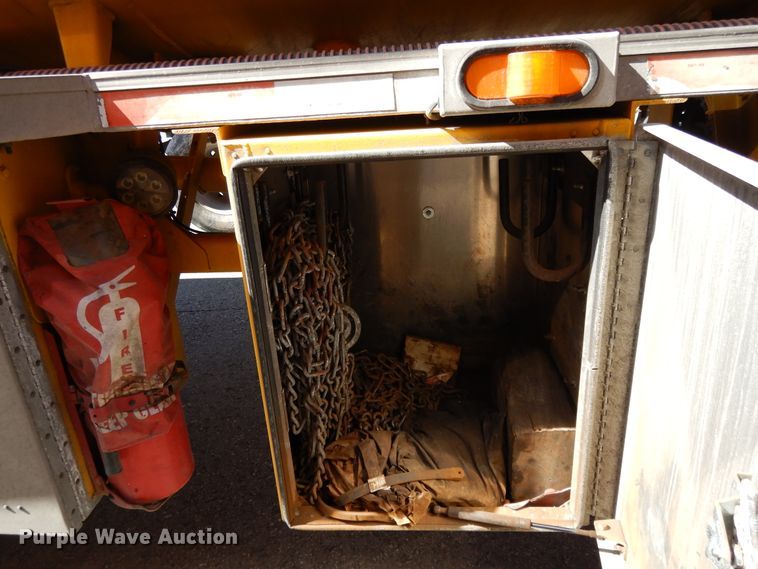 image for item GH9012 2004 Beall BATT-58-2-SB tank trailer