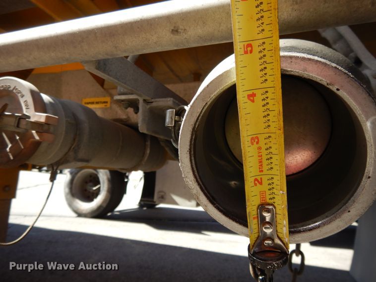 image for item GH9012 2004 Beall BATT-58-2-SB tank trailer