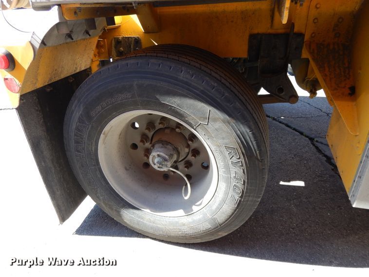 image for item GH9012 2004 Beall BATT-58-2-SB tank trailer