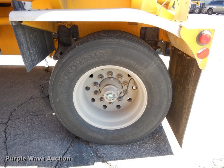 image for item GH9012 2004 Beall BATT-58-2-SB tank trailer