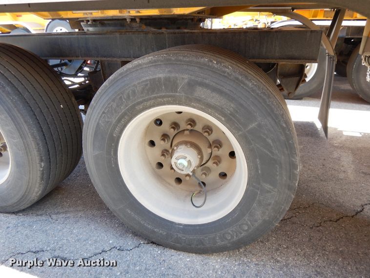 image for item GH9012 2004 Beall BATT-58-2-SB tank trailer