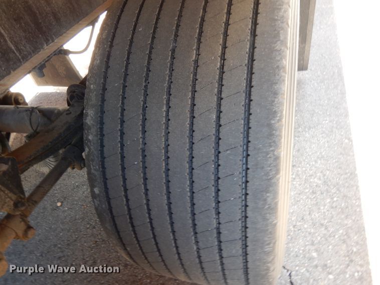 image for item GH9012 2004 Beall BATT-58-2-SB tank trailer