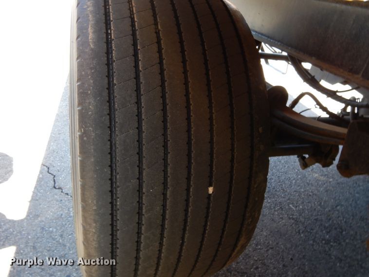 image for item GH9012 2004 Beall BATT-58-2-SB tank trailer