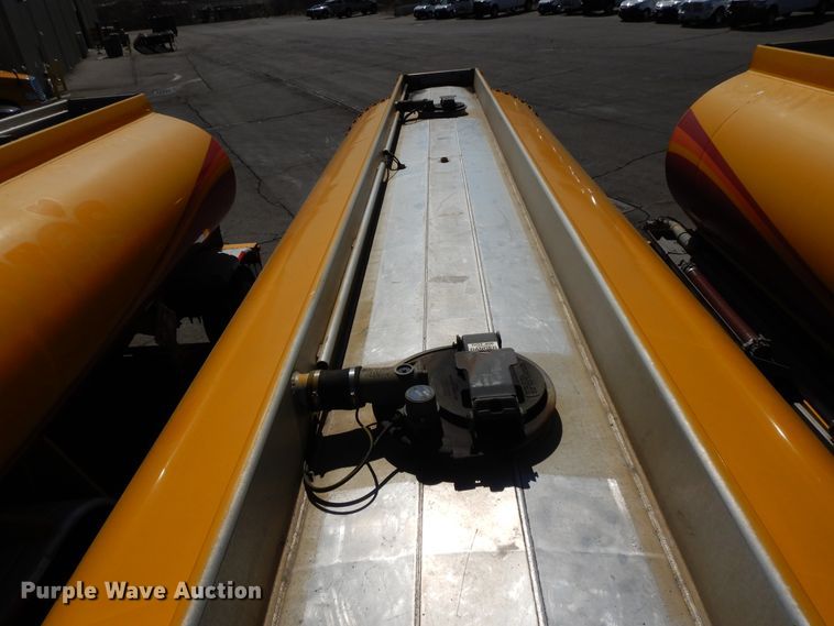 image for item GH9013 2008 Beall BATT-54-2-SB tank trailer