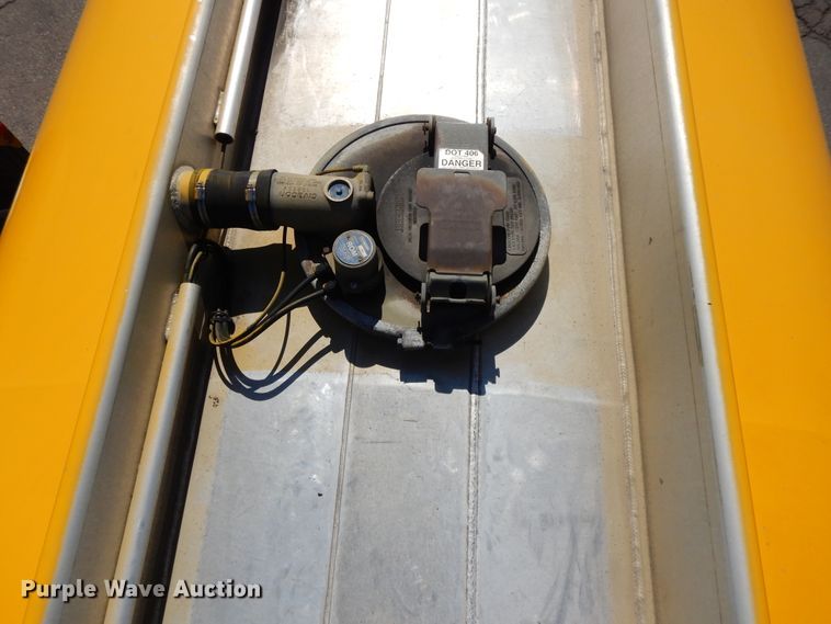 image for item GH9013 2008 Beall BATT-54-2-SB tank trailer