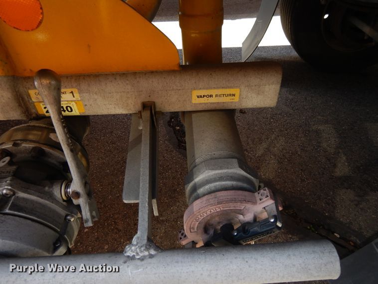 image for item GH9013 2008 Beall BATT-54-2-SB tank trailer