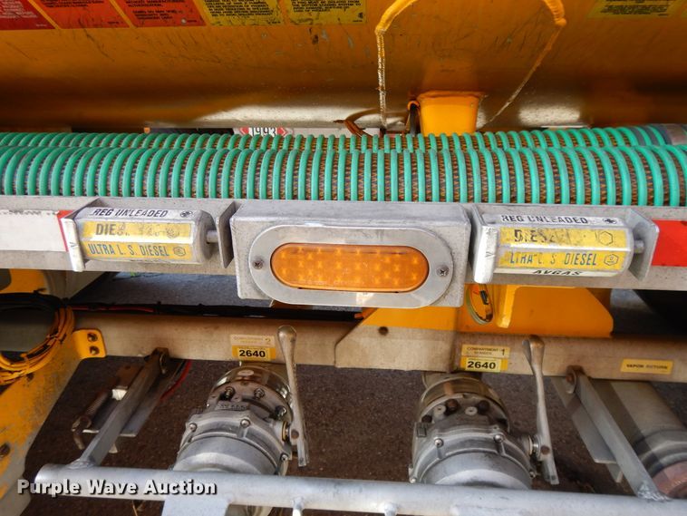 image for item GH9013 2008 Beall BATT-54-2-SB tank trailer