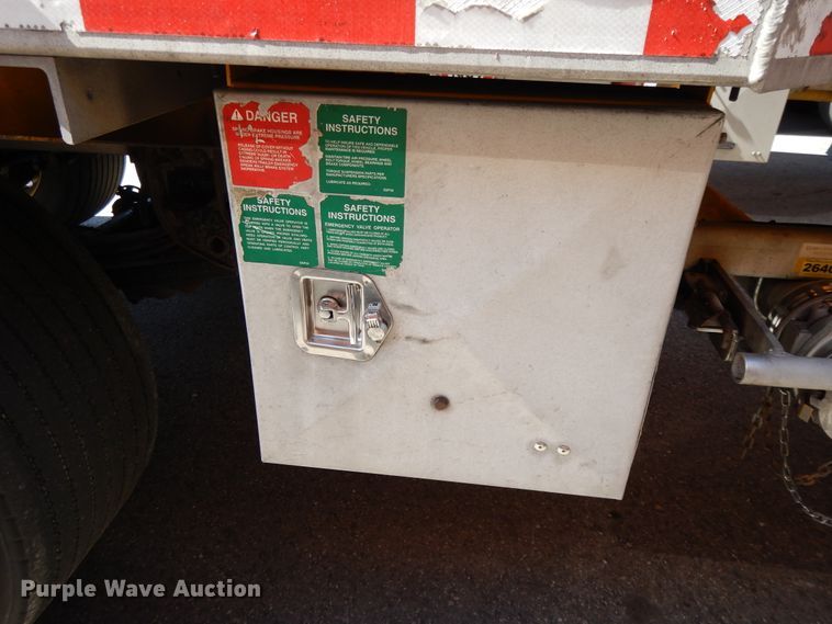 image for item GH9013 2008 Beall BATT-54-2-SB tank trailer