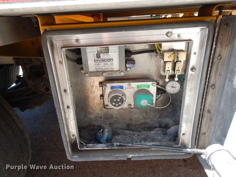 image for item GH9013 2008 Beall BATT-54-2-SB tank trailer