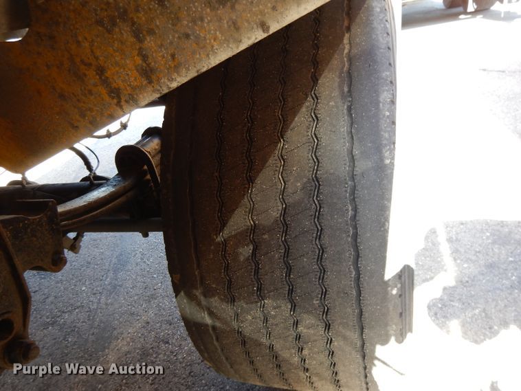 image for item GH9013 2008 Beall BATT-54-2-SB tank trailer