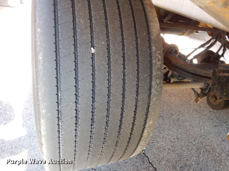 image for item GH9013 2008 Beall BATT-54-2-SB tank trailer