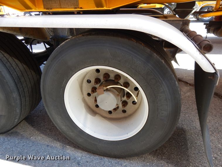 image for item GH9013 2008 Beall BATT-54-2-SB tank trailer