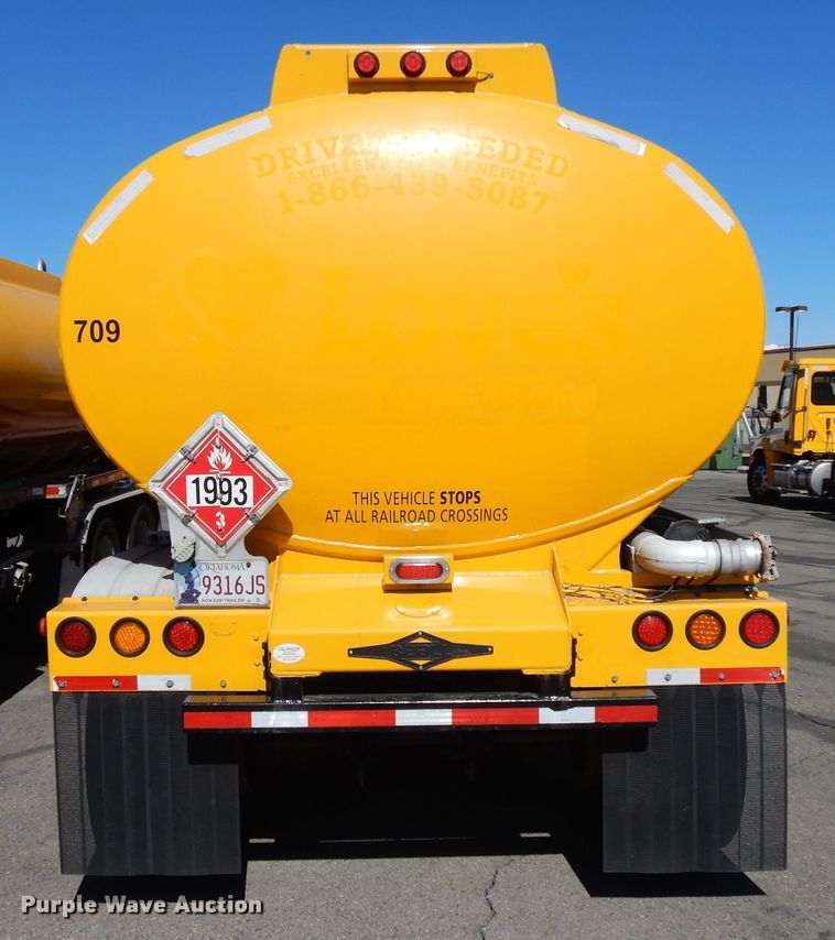 image for item GH9014 2003 Beall BATT-50-2SB tank trailer