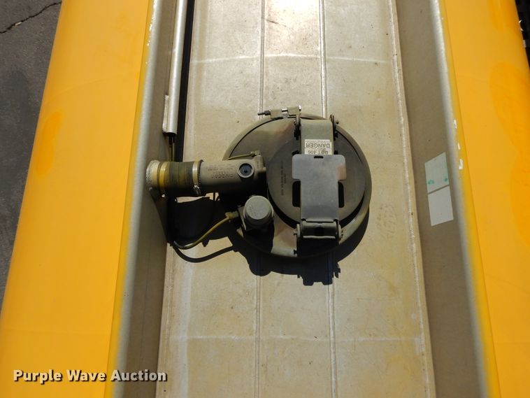 image for item GH9014 2003 Beall BATT-50-2SB tank trailer