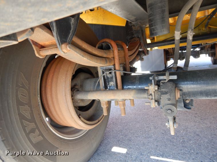 image for item GH9014 2003 Beall BATT-50-2SB tank trailer