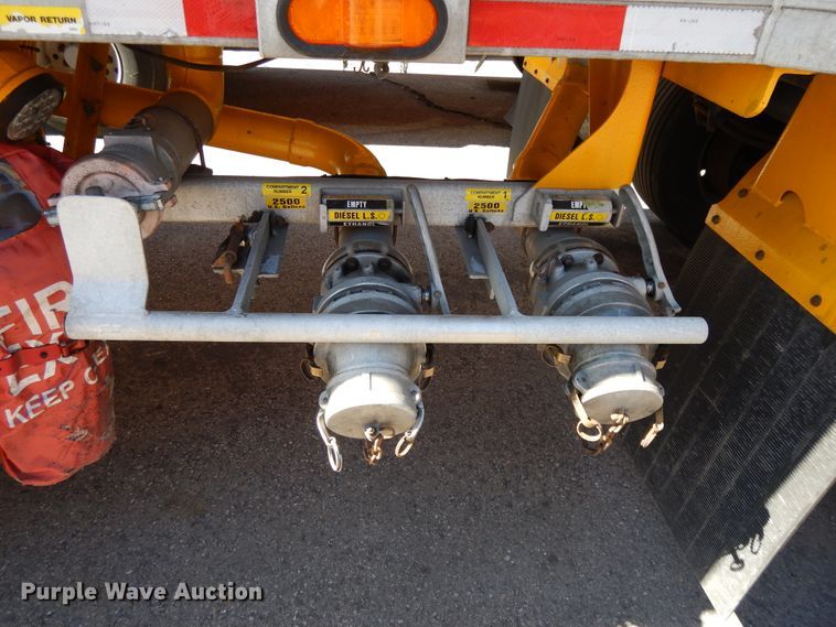 image for item GH9014 2003 Beall BATT-50-2SB tank trailer