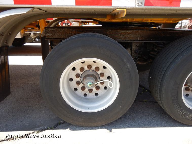 image for item GH9014 2003 Beall BATT-50-2SB tank trailer