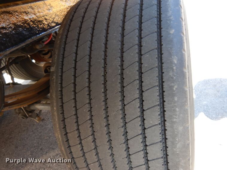 image for item GH9014 2003 Beall BATT-50-2SB tank trailer